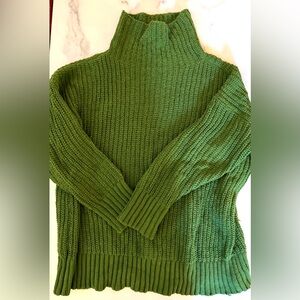 🟢 Aerie Green Cable Knit Turtleneck Sweater